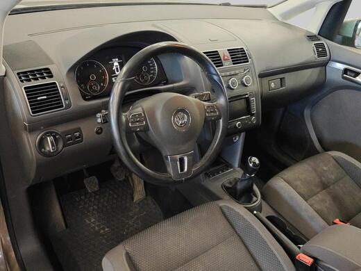 Volkswagen Touran vaihtoauto