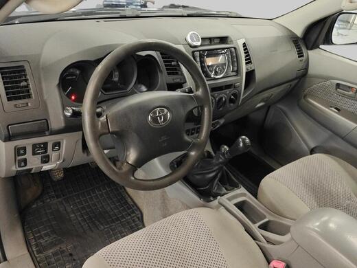 Toyota Hilux vaihtoauto