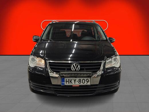 Volkswagen Touran vaihtoauto