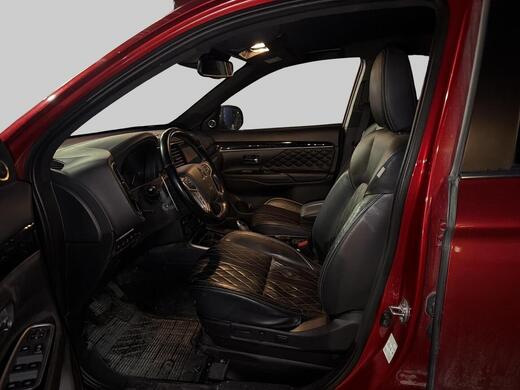 Mitsubishi Outlander PHEV vaihtoauto