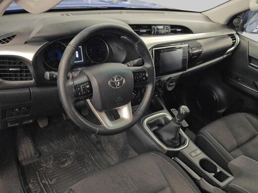 Toyota Hilux vaihtoauto