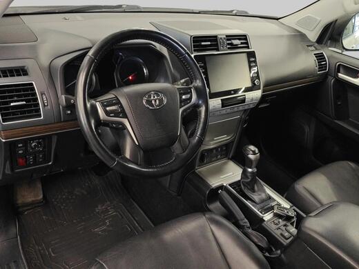 Toyota Land Cruiser vaihtoauto