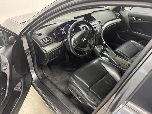 Honda Accord vaihtoauto
