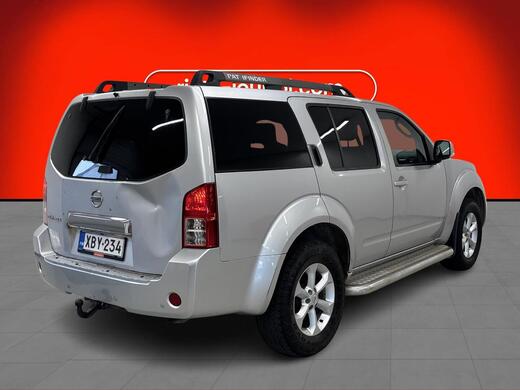 Nissan Pathfinder vaihtoauto