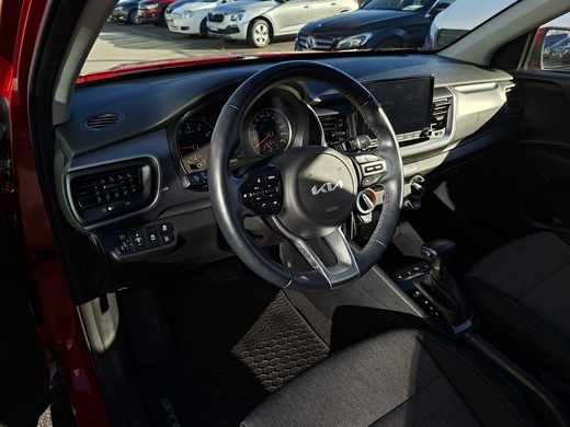 Kia Stonic vaihtoauto