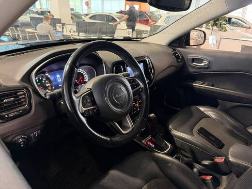 Jeep Compass vaihtoauto
