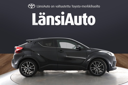 Toyota C-HR vaihtoauto