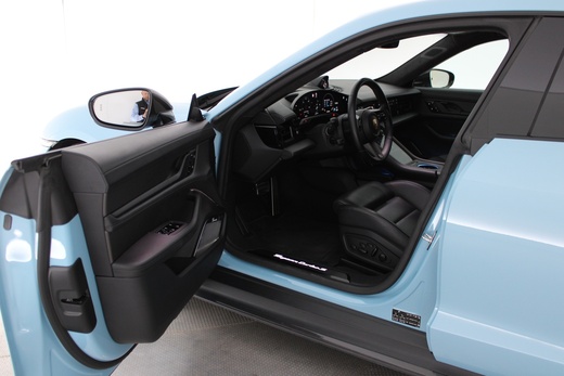 Porsche Taycan vaihtoauto