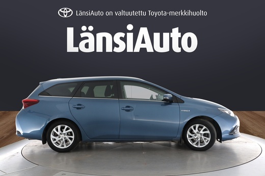 Toyota Auris vaihtoauto