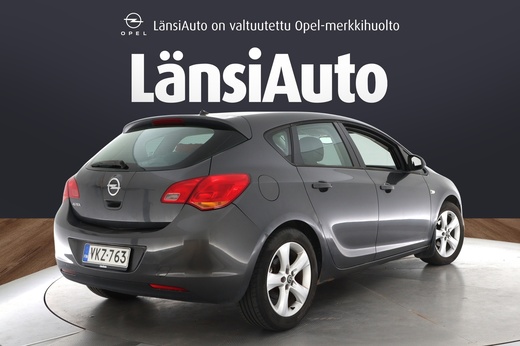 Opel Astra vaihtoauto