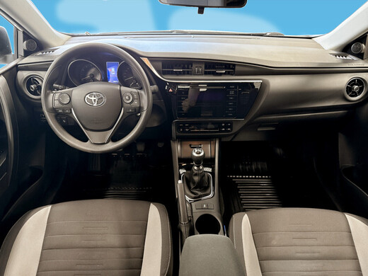 Toyota Auris vaihtoauto