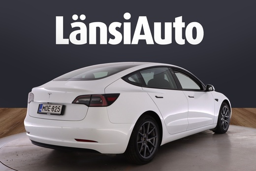 Tesla Model 3 vaihtoauto