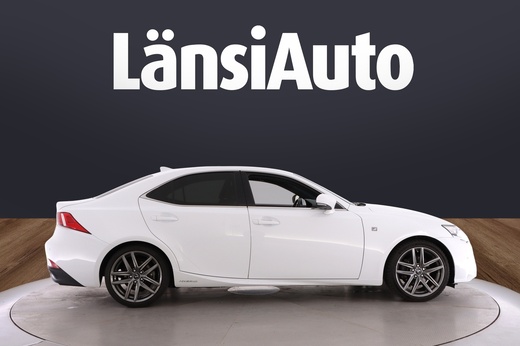 Lexus IS vaihtoauto