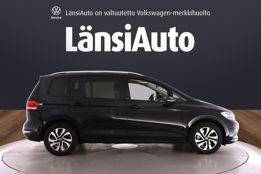 Volkswagen Touran vaihtoauto