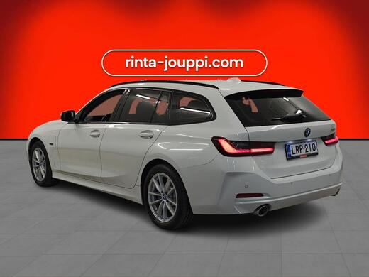BMW 330 vaihtoauto