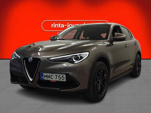 Alfa Romeo Stelvio vaihtoauto