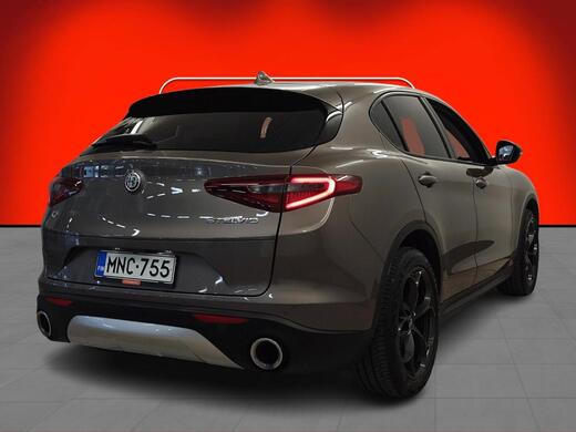 Alfa Romeo Stelvio vaihtoauto
