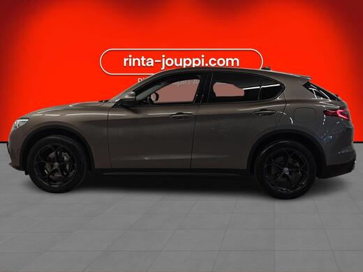 Alfa Romeo Stelvio vaihtoauto
