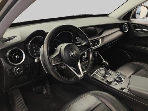 Alfa Romeo Stelvio vaihtoauto