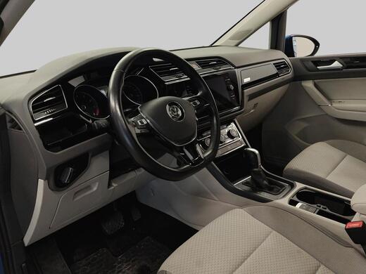 Volkswagen Touran vaihtoauto