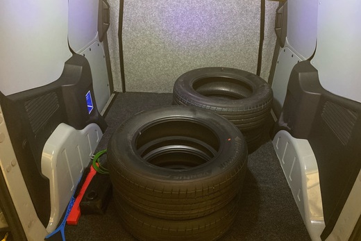 Ford Transit Courier vaihtoauto