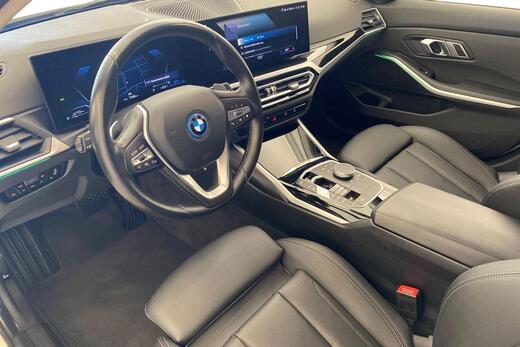 BMW 330 vaihtoauto
