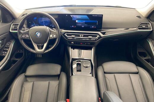BMW 330 vaihtoauto