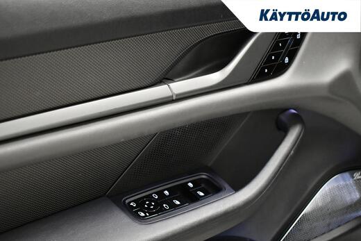 Porsche Taycan vaihtoauto