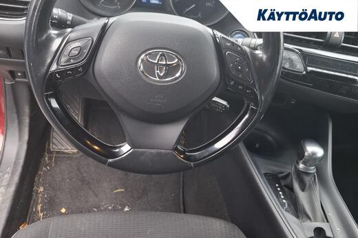 Toyota C-HR vaihtoauto