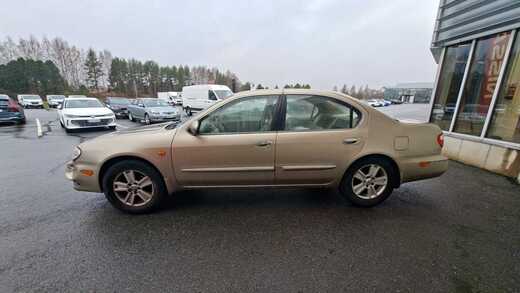 Nissan Maxima vaihtoauto