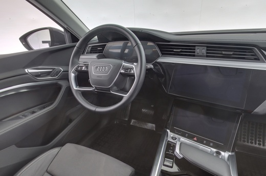 Audi Q8 e-tron vaihtoauto