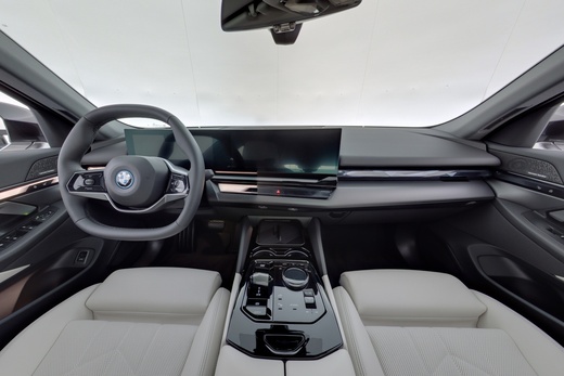 BMW i5 vaihtoauto