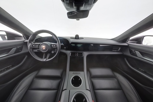 Porsche Taycan vaihtoauto