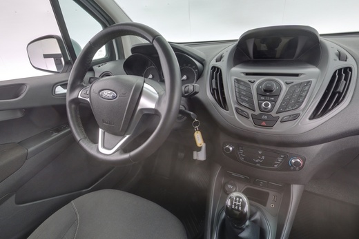 Ford Transit Courier vaihtoauto