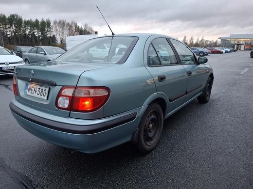 Nissan Almera vaihtoauto