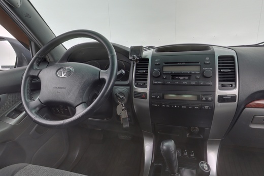 Toyota Land Cruiser vaihtoauto