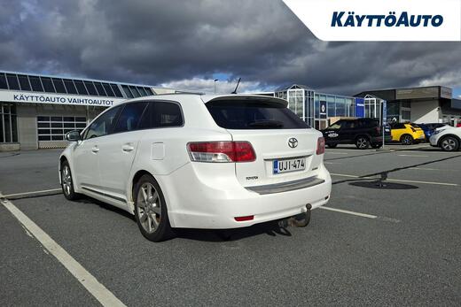 Toyota Avensis vaihtoauto