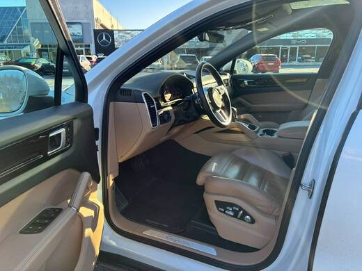 Porsche Cayenne vaihtoauto