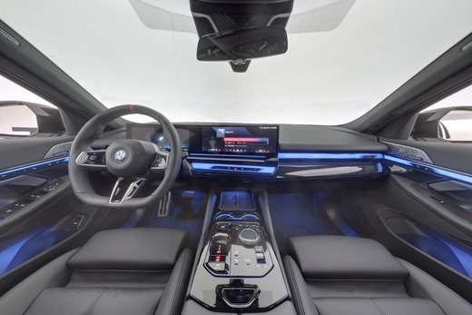 BMW i5 M60 vaihtoauto