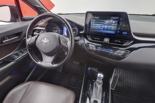 Toyota C-HR vaihtoauto