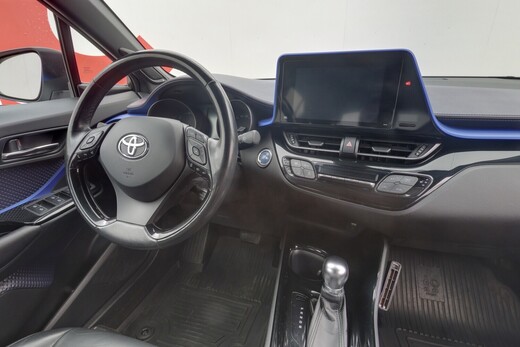 Toyota C-HR vaihtoauto