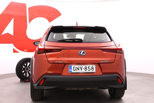 Lexus UX vaihtoauto