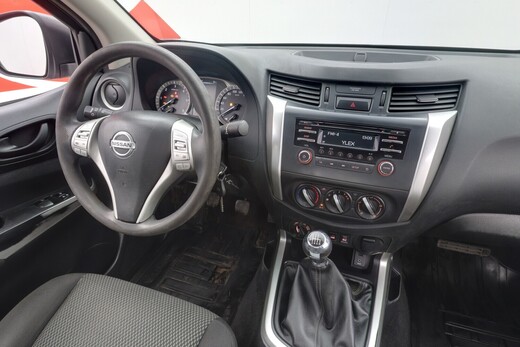 Nissan Navara vaihtoauto