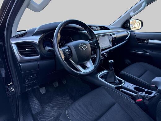 Toyota Hilux vaihtoauto
