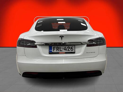 Tesla Model S vaihtoauto