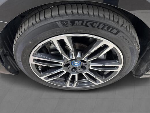 BMW i5 vaihtoauto