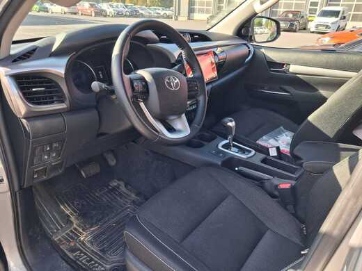 Toyota Hilux vaihtoauto