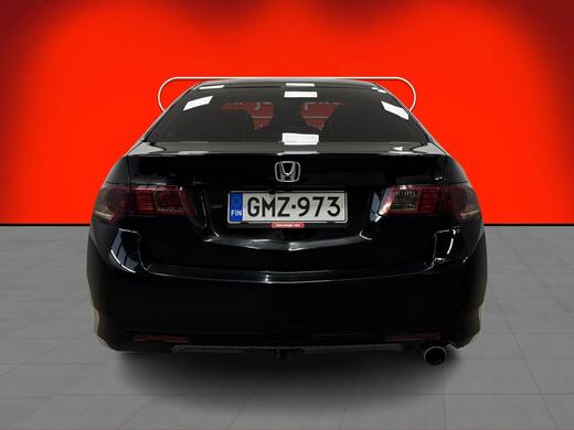Honda Accord vaihtoauto