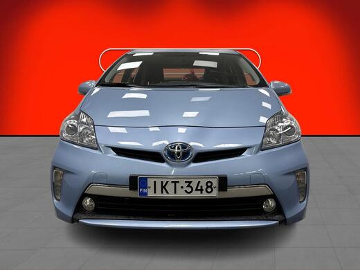 Toyota Prius PHEV vaihtoauto