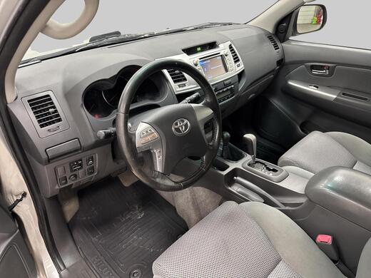 Toyota Hilux vaihtoauto